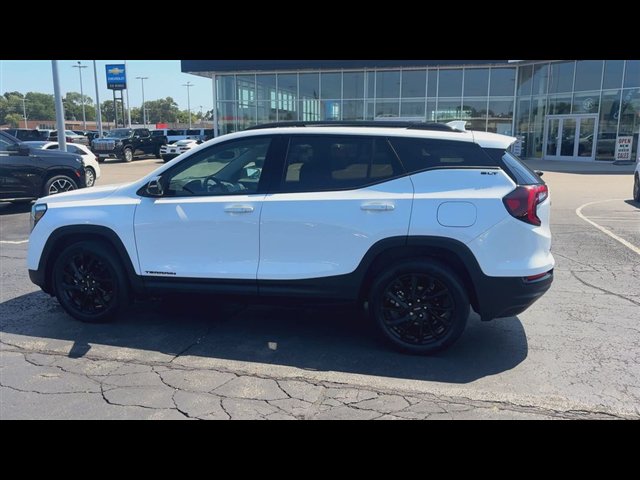 Certified 2023 GMC Terrain SLT w/ Infotainment Package II AWD/4WD image 6