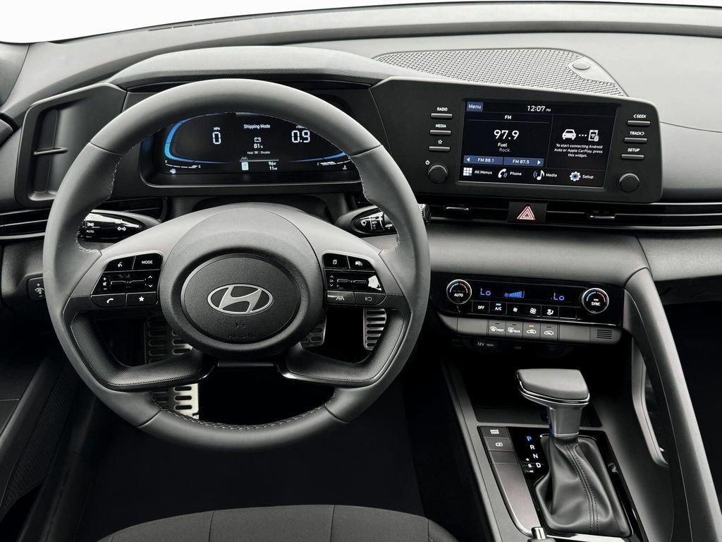Certified 2025 Hyundai Elantra Sport FWD image 17