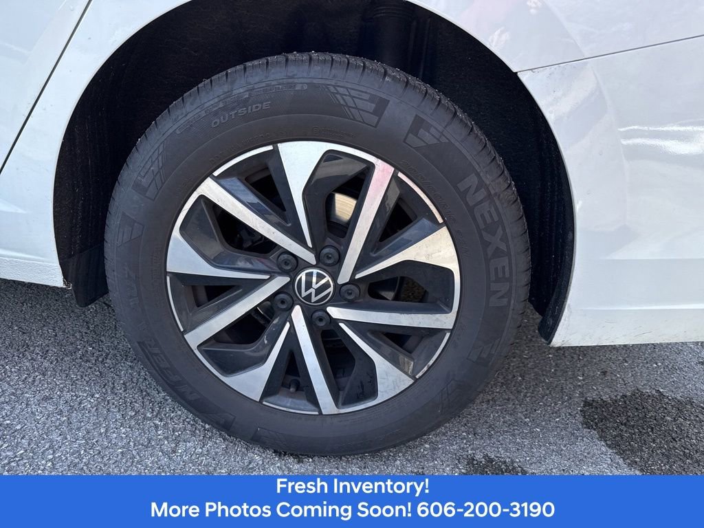Used 2025 Volkswagen Jetta S image 8