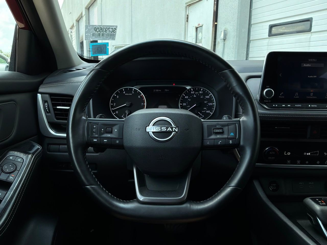 Used 2025 Nissan Rogue SV AWD/4WD image 32