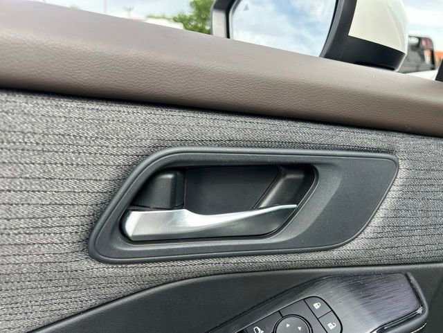 Used 2022 Nissan Rogue SV FWD image 12