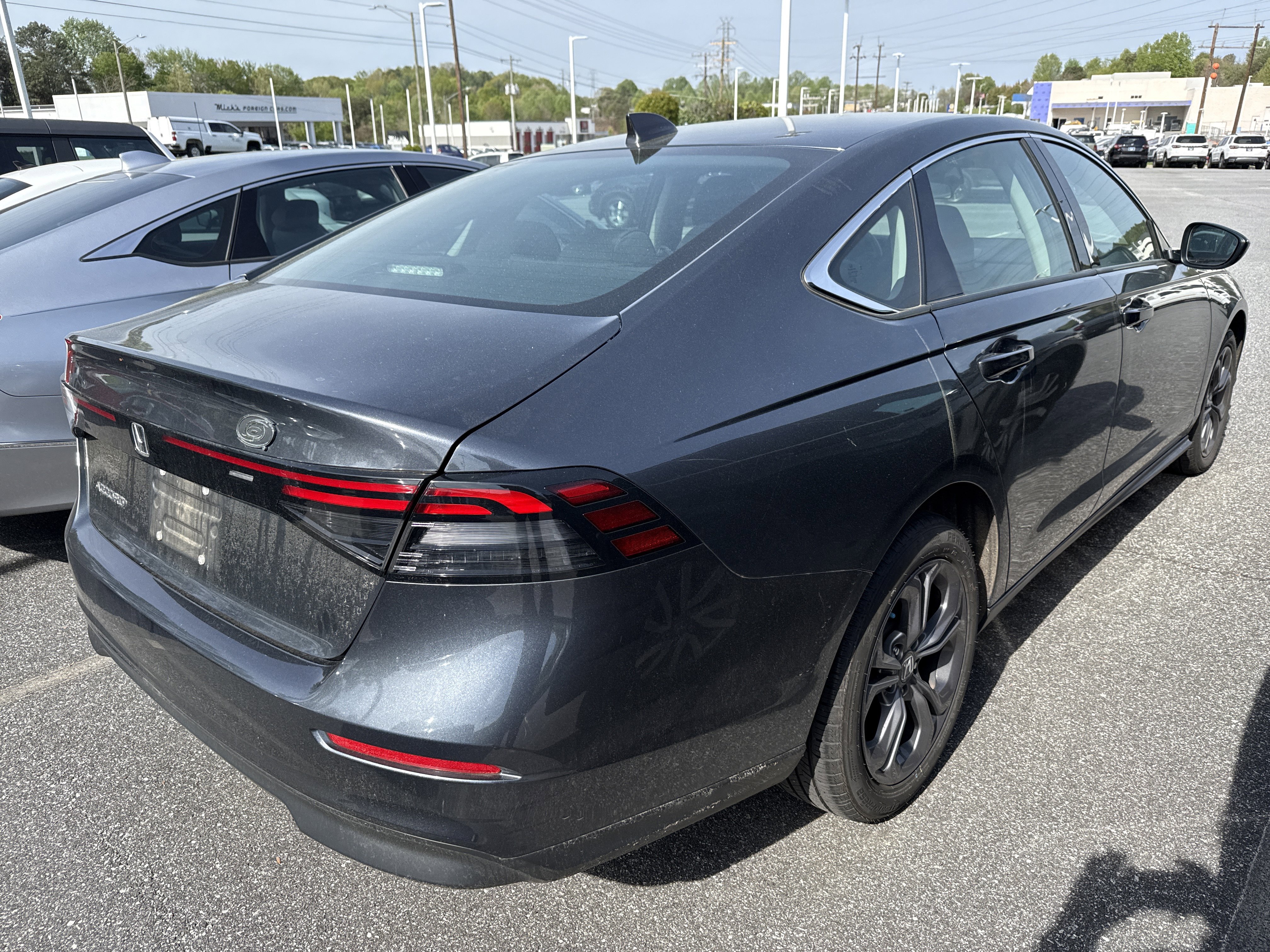 Used 2023 Honda Accord EX image 10