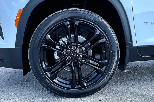 New 2027 Chevrolet Traverse LT w/ Driver Confidence Package FWD image 12