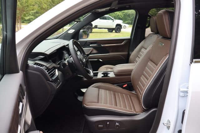 New 2026 GMC Acadia Denali Ultimate w/ LPO, Floor Liner Package AWD/4WD image 19