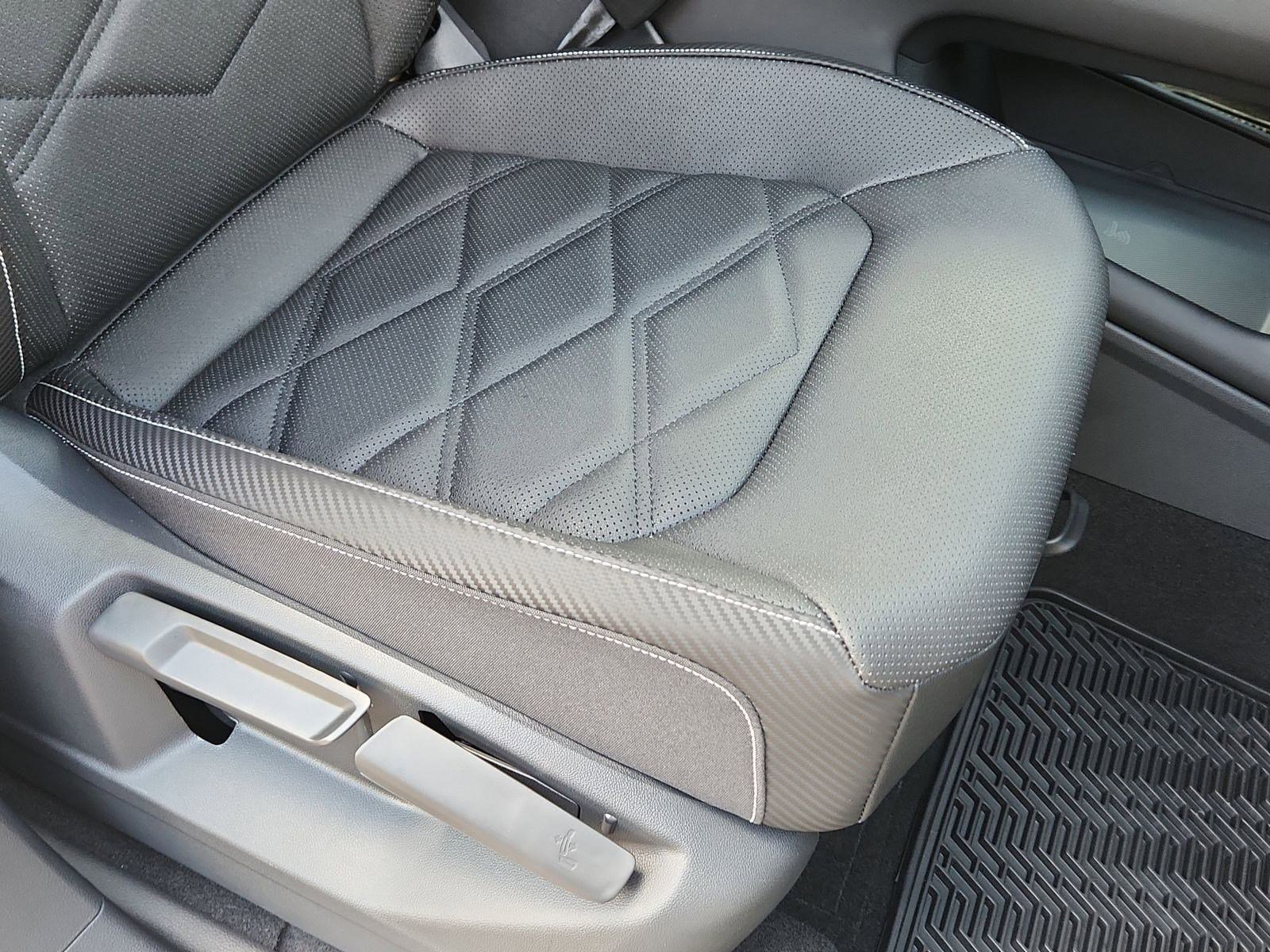 New 2025 Volkswagen Atlas Cross Sport SE image 17