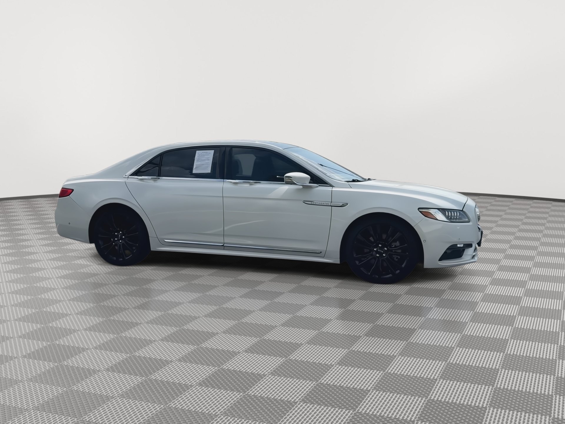 Used 2020 Lincoln Continental Reserve w/ Luxury Package FWD image 2