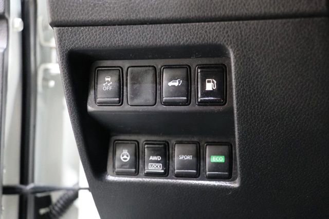 Used 2018 Nissan Rogue SV w/ Premium Package image 21