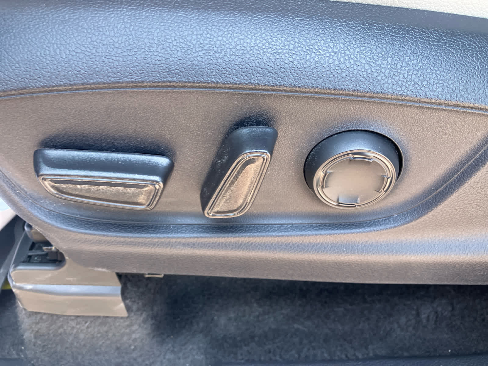 Used 2024 Toyota Tacoma Limited image 11