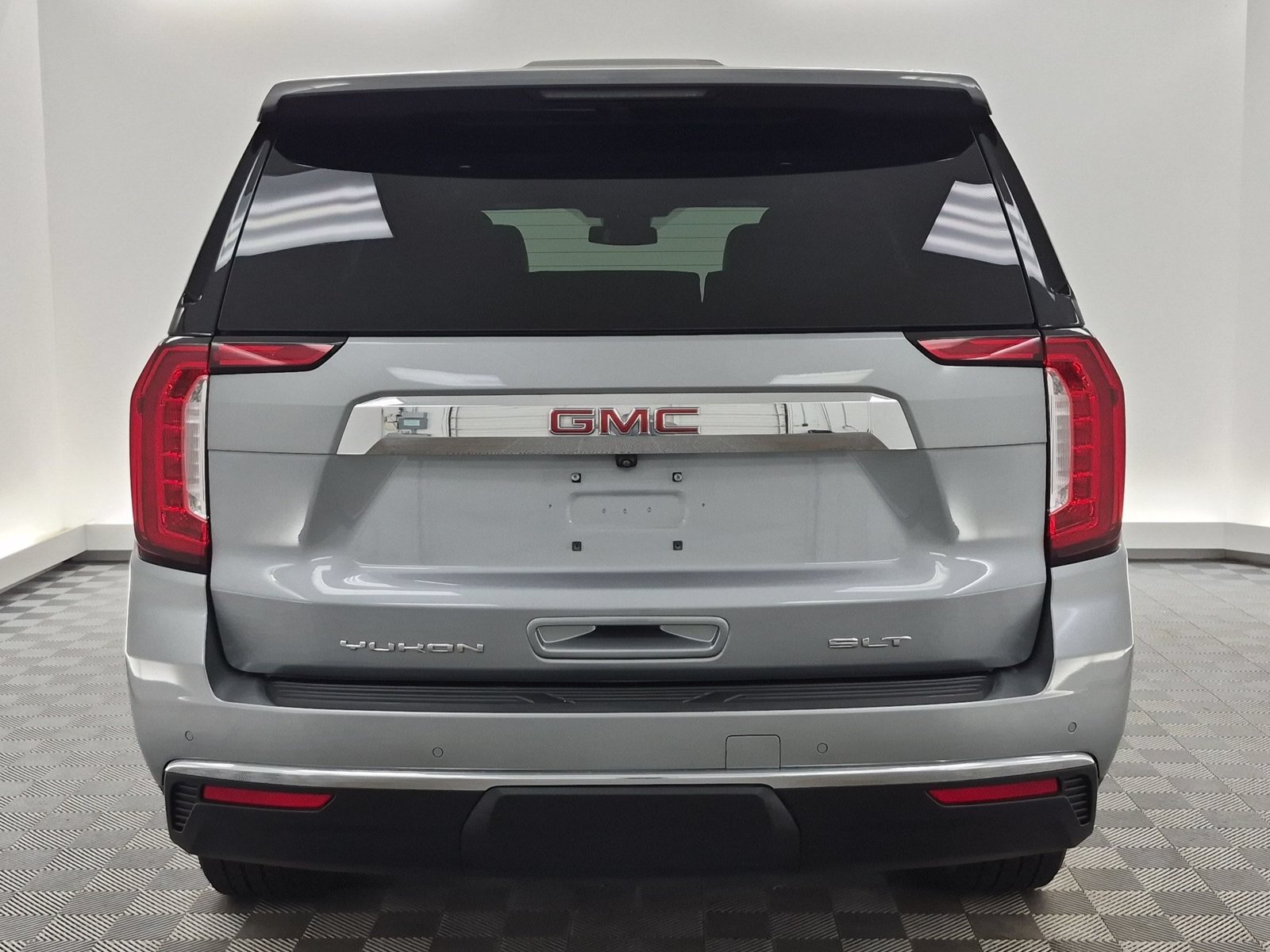 Used 2023 GMC Yukon SLT w/ SLT Premium Package AWD/4WD image 11