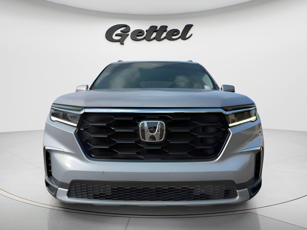 Used 2024 Honda Pilot Touring image 2