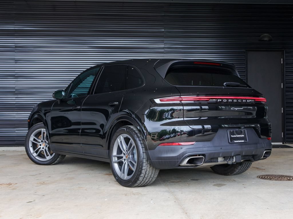 Certified 2025 Porsche Cayenne AWD/4WD image 3