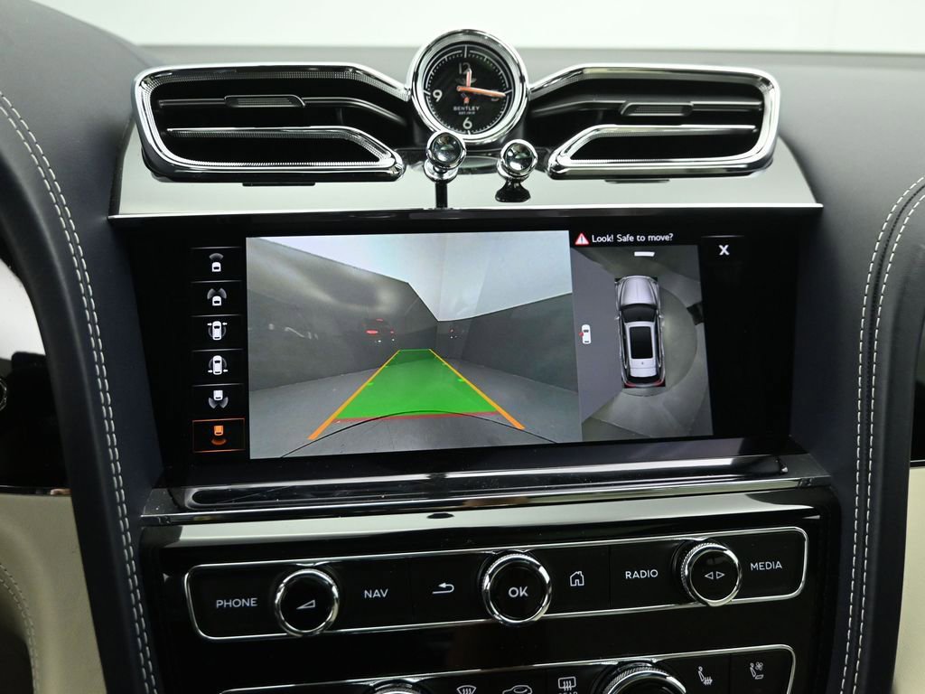 Used 2021 Bentley Bentayga image 11