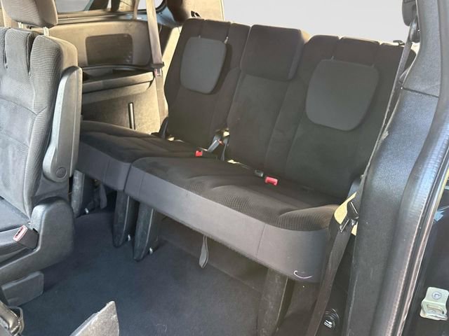 Used 2018 Dodge Grand Caravan SE FWD image 18