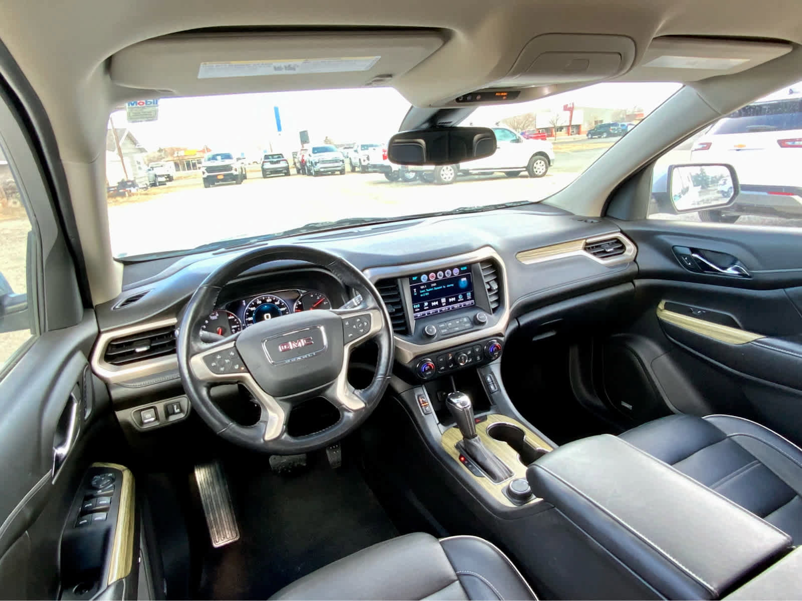 Used 2019 GMC Acadia Denali image 32