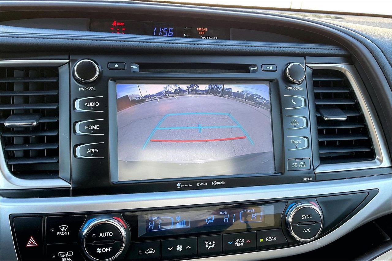 Used 2019 Toyota Highlander XLE image 14