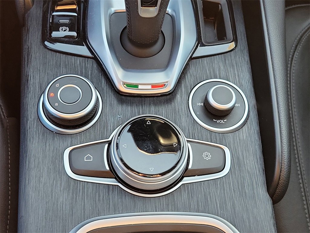 Used 2023 Alfa Romeo Giulia Sprint image 30