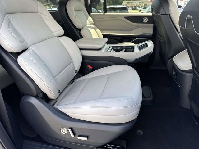 New 2026 Lincoln Navigator L Reserve AWD/4WD image 10