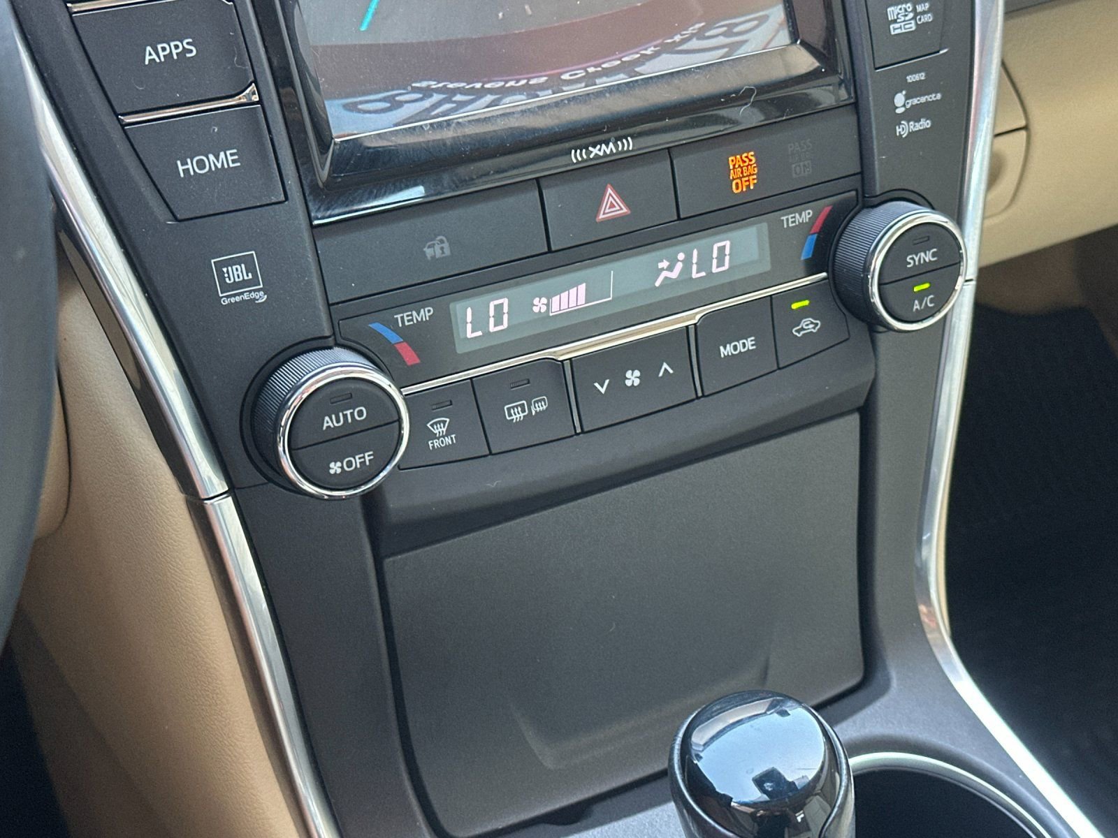 Used 2017 Toyota Camry XLE w/ Moonroof Package FWD image 19