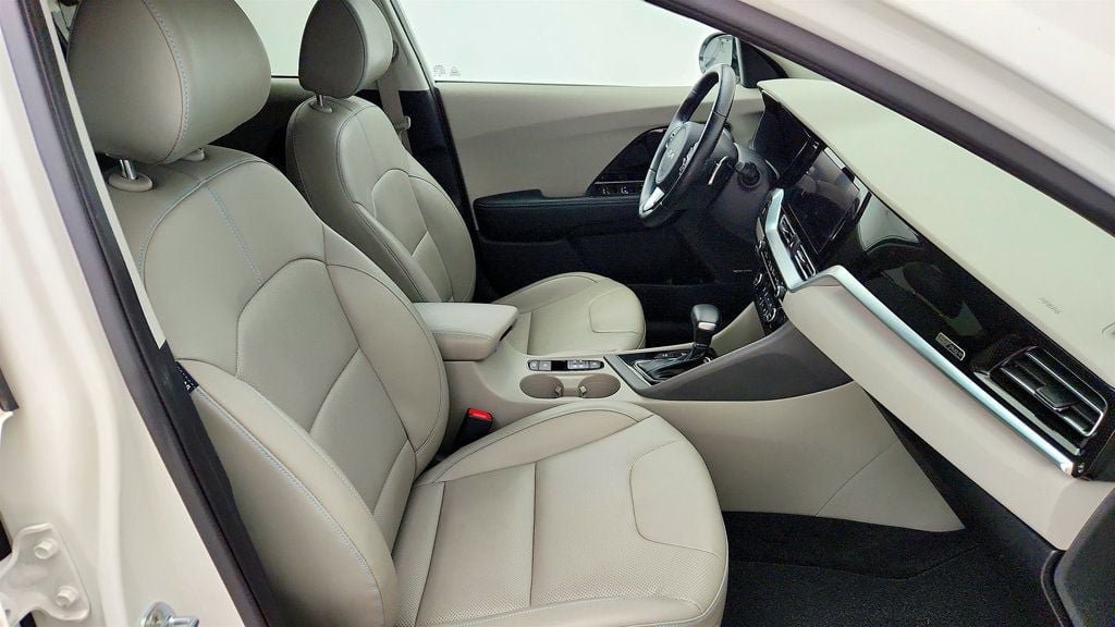 Used 2022 Kia Niro EX Premium FWD image 24