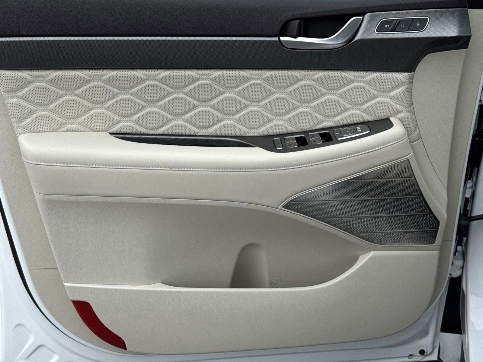 Used 2020 Hyundai Palisade Limited w/ Winter Weather Package image 18