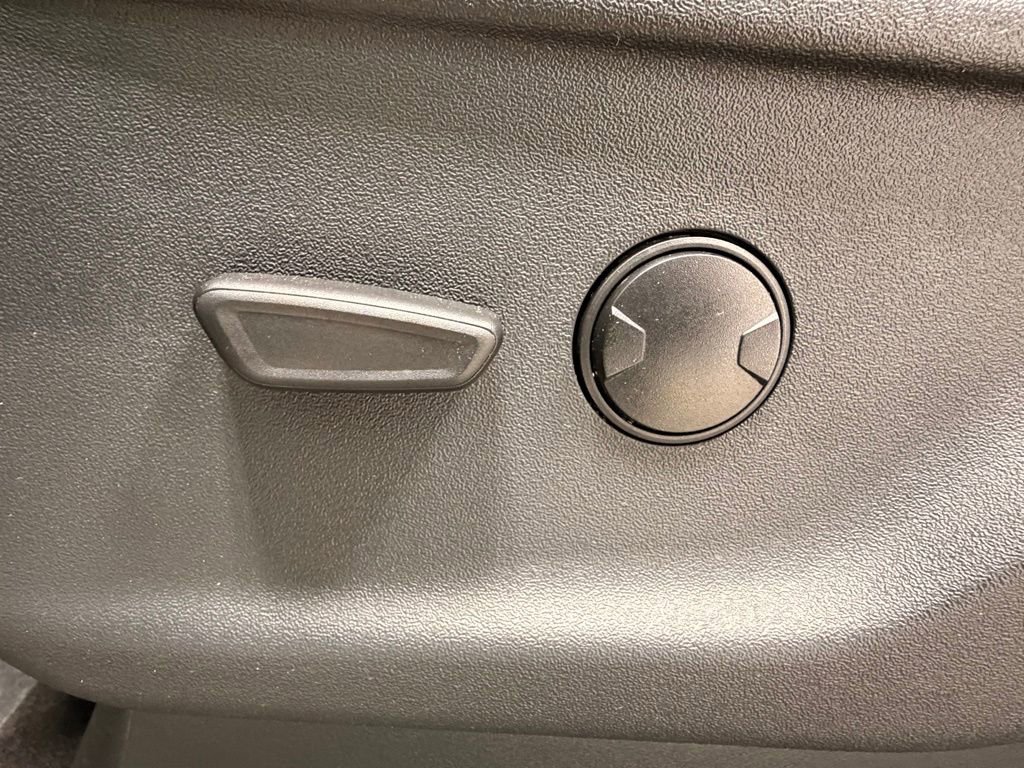 Used 2025 Ford F150 XLT w/ Equipment Group 301A Standard AWD/4WD image 29