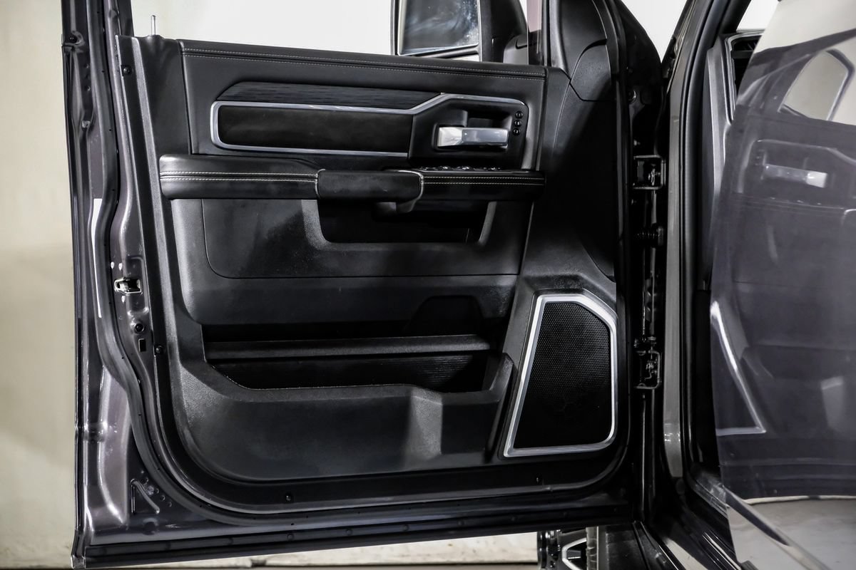 Used 2024 RAM 3500 Laramie w/ Night Edition AWD/4WD image 33