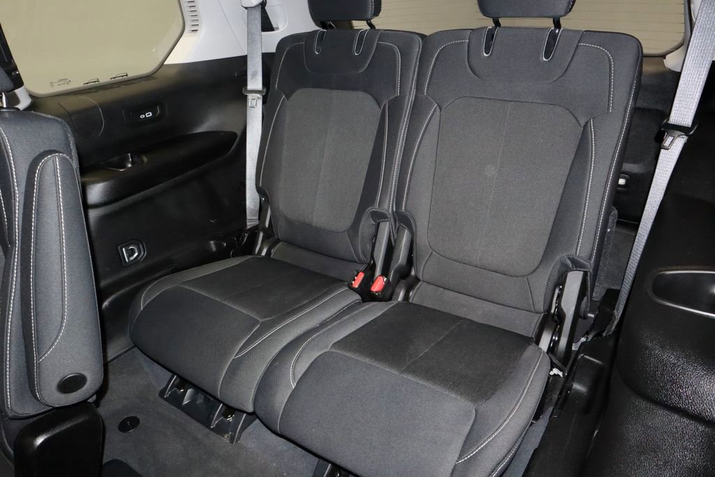 Used 2024 Jeep Grand Cherokee L Laredo w/ Luxury Tech Group I image 24