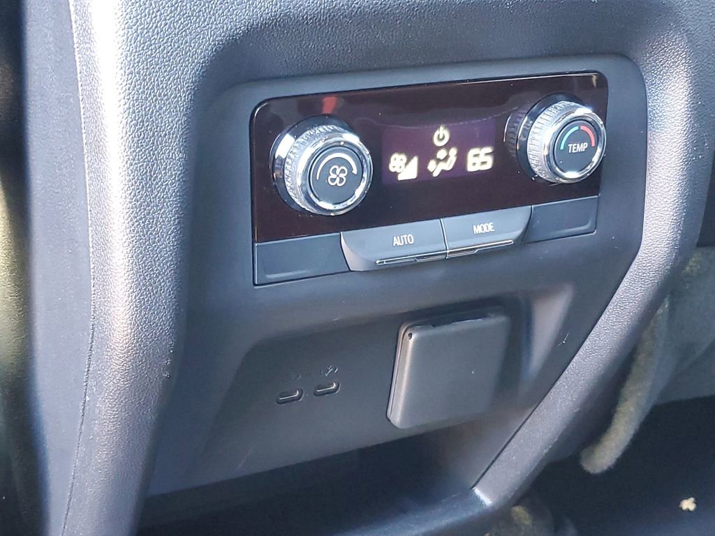 Used 2024 Chevrolet Traverse LT w/ LPO, Floor Liner Package FWD image 30