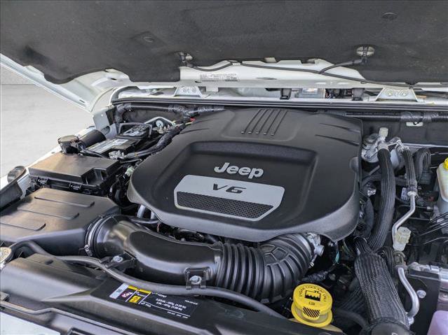 Used 2018 Jeep Wrangler Unlimited Sahara w/ Connectivity Group image 25