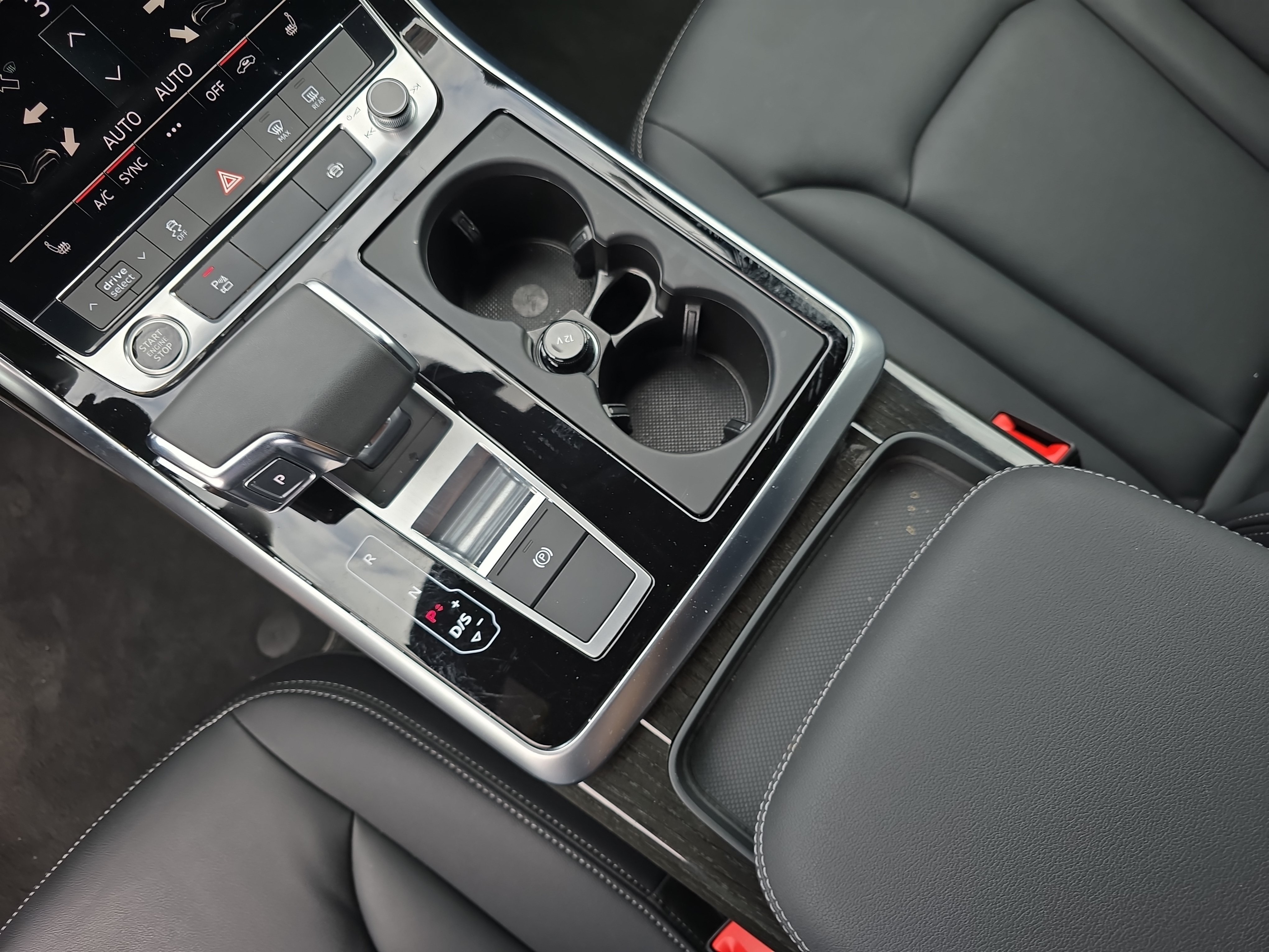 Certified 2025 Audi Q7 2.0T Premium w/ Convenience Plus Package AWD/4WD image 28