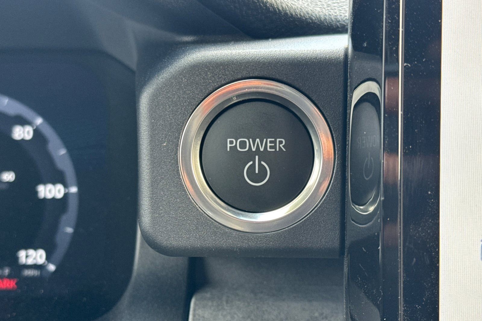 Certified 2025 Toyota 4Runner Trailhunter image 30