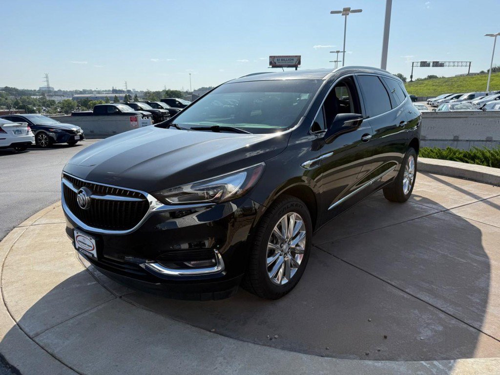 Used 2020 Buick Enclave Essence w/ Sound and Sites Package FWD image 11