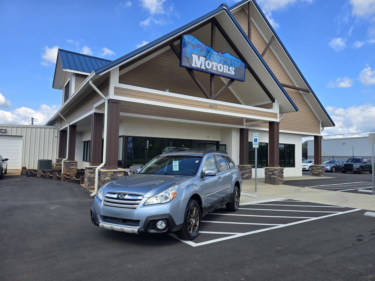 Used 2013 Subaru Outback 3.6R Limited image 1