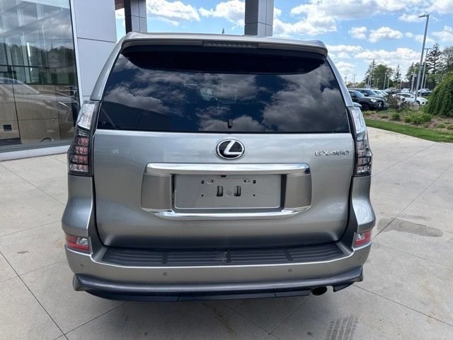 Used 2023 Lexus GX 460 Premium w/ Accessory Package AWD/4WD image 6