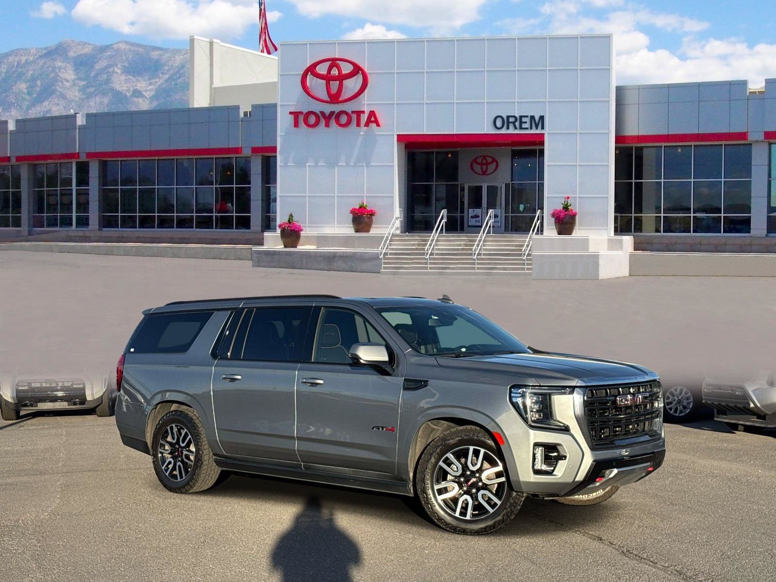 Used 2024 GMC Yukon XL AT4 w/ AT4 Premium Plus Package AWD/4WD image 1