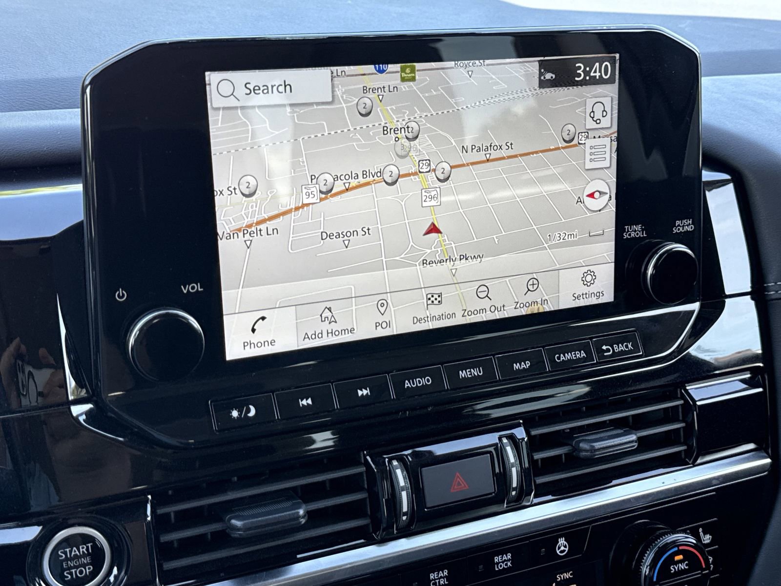 Used 2024 Nissan Pathfinder Platinum image 27