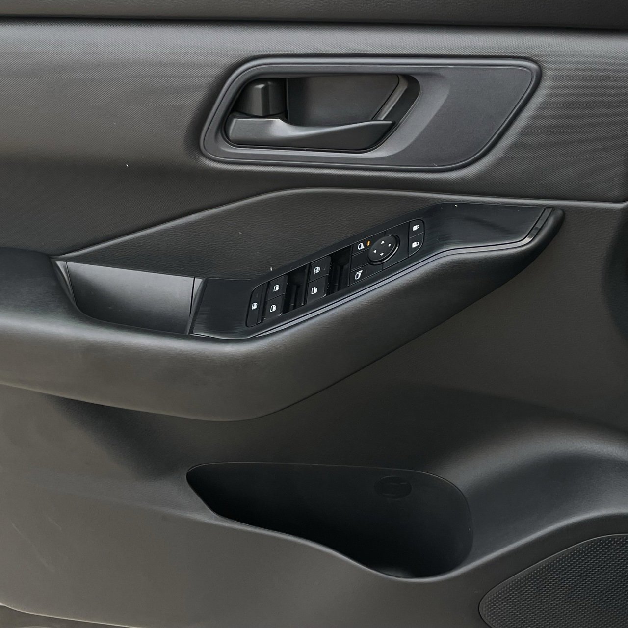 Used 2024 Nissan Rogue S image 20