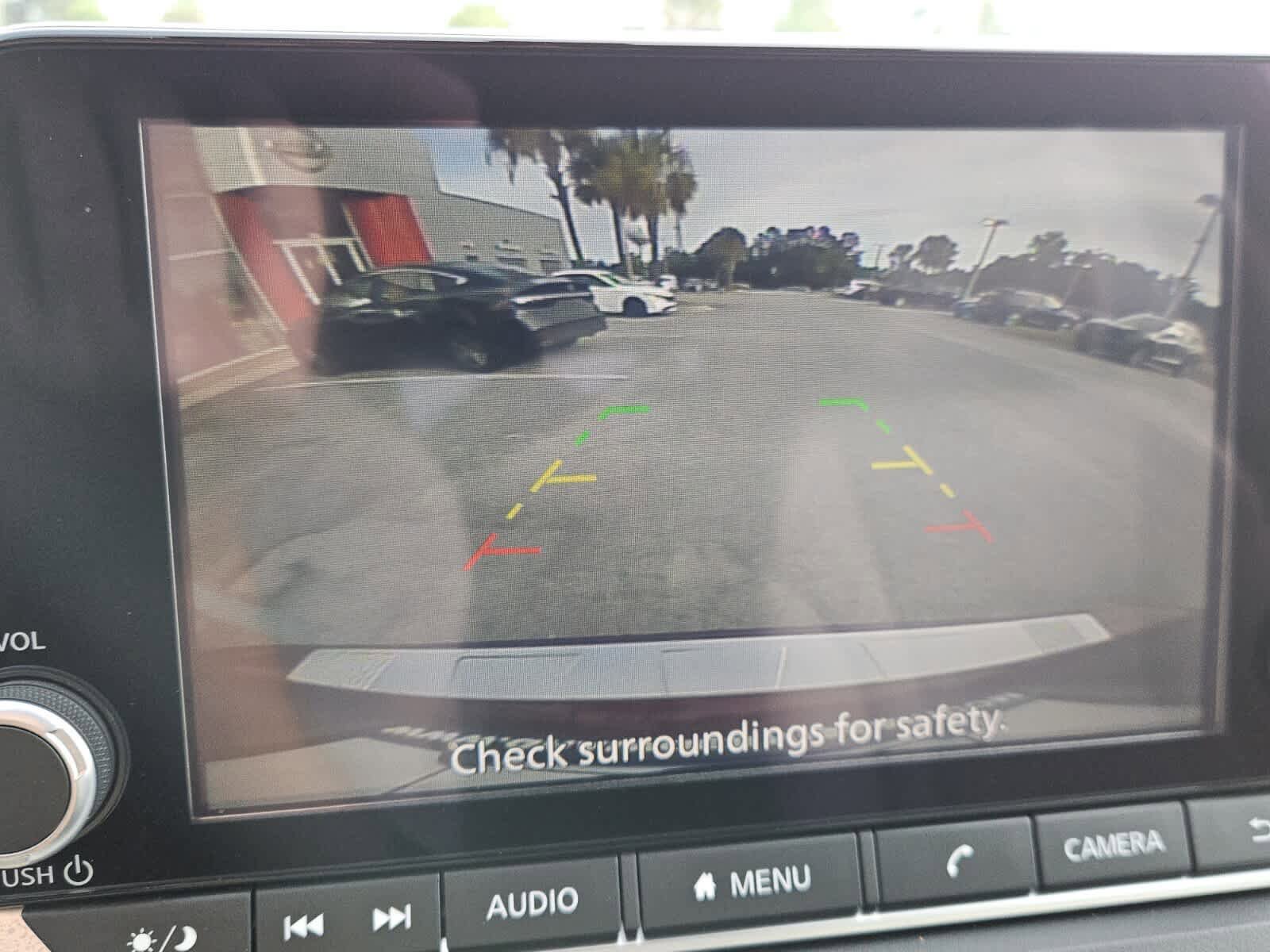 Used 2025 Nissan Rogue SV FWD image 9