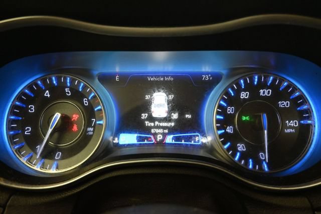 Used 2019 Chrysler 300 Touring w/ Chrome Appearance Package RWD image 21