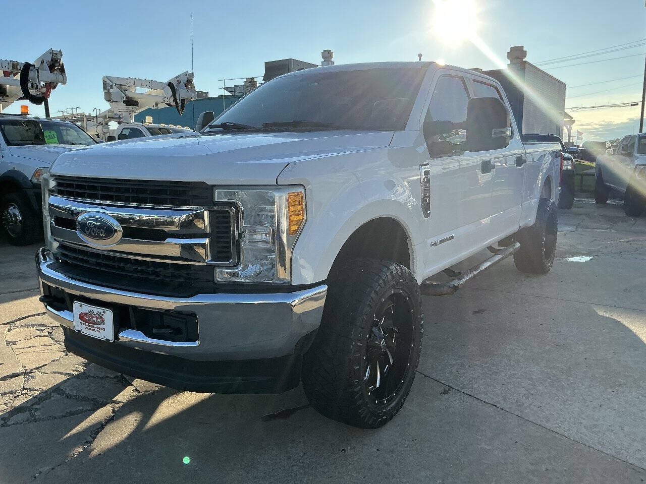 Used 2017 Ford F250 XLT AWD/4WD image 3