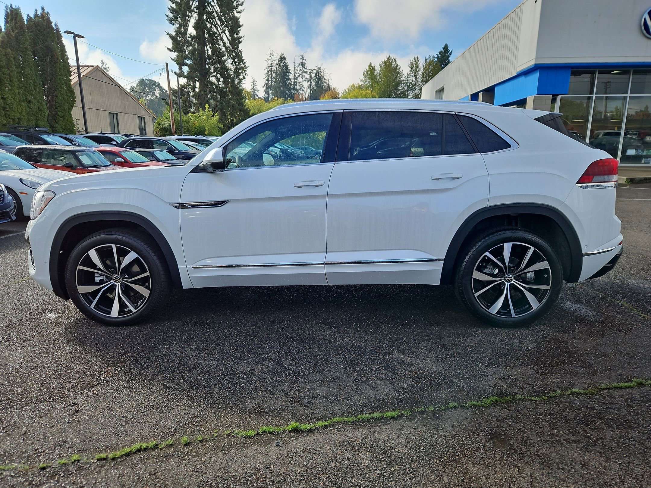 New 2026 Volkswagen Atlas Cross Sport SEL Premium R-Line AWD/4WD image 2