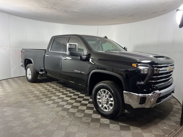 New 2026 Chevrolet Silverado 3500 LTZ w/ LTZ Premium Package image 9