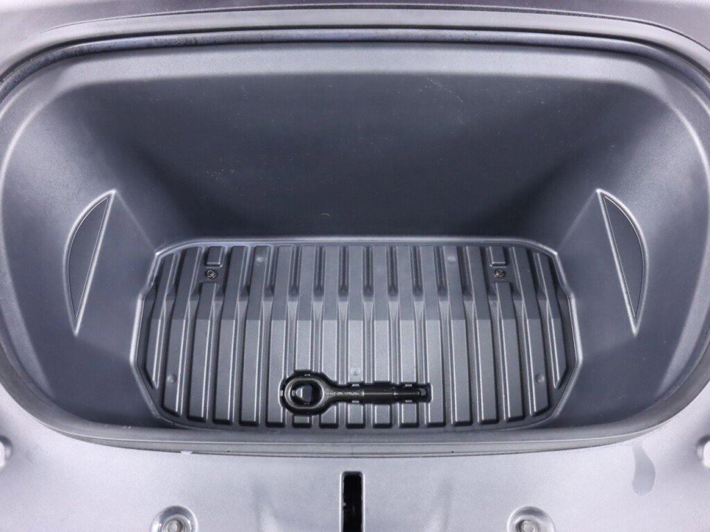 Used 2020 Tesla Model Y Long Range image 43