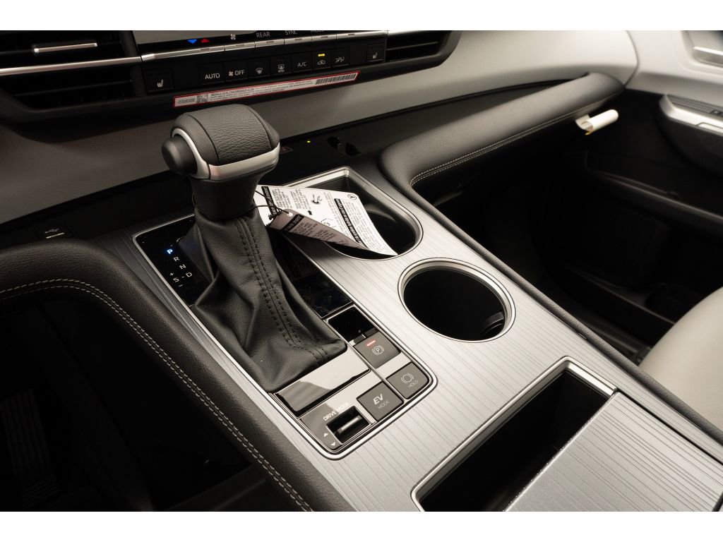 New 2026 Toyota Sienna XLE image 26