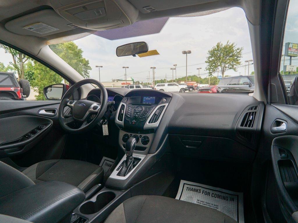 Used 2013 Ford Focus SE FWD image 13