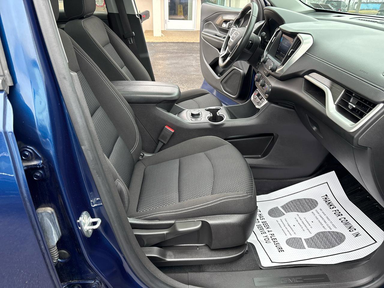 Used 2022 GMC Terrain SLE image 26