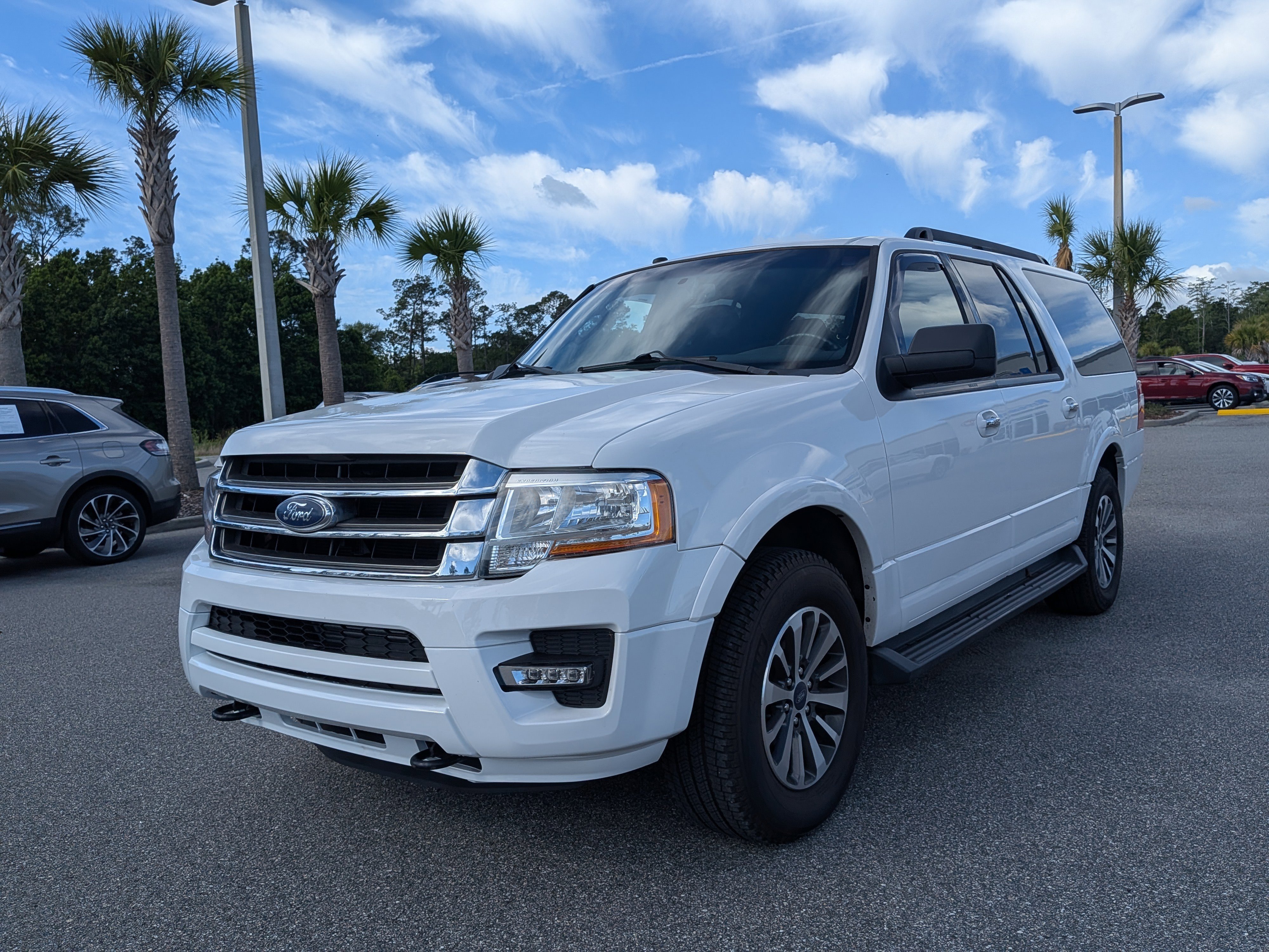Used 2017 Ford Expedition EL XLT w/ Equipment Group 201A image 8