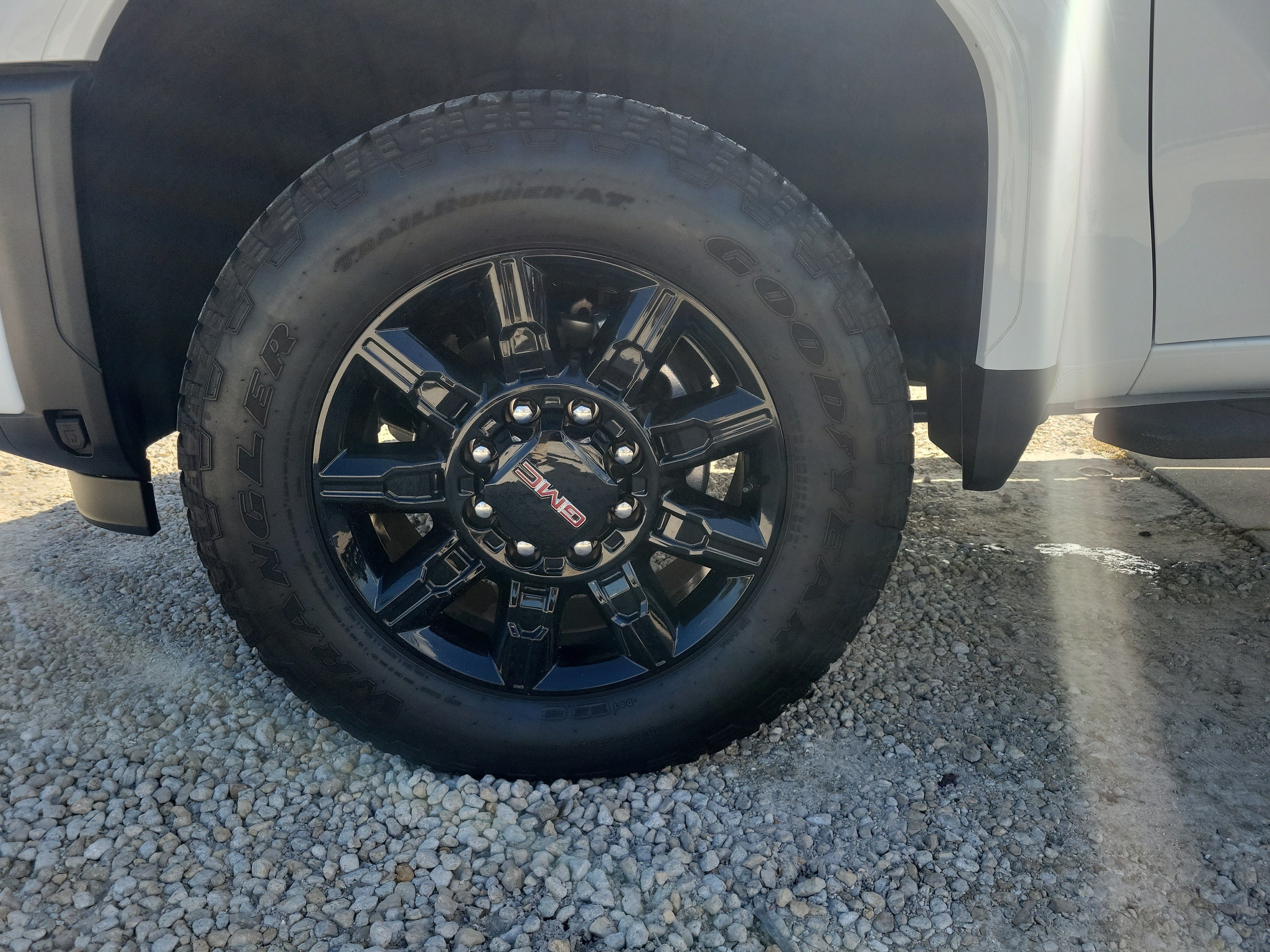 Used 2026 GMC Sierra 2500 AT4 w/ AT4 Premium Plus Package AWD/4WD image 8