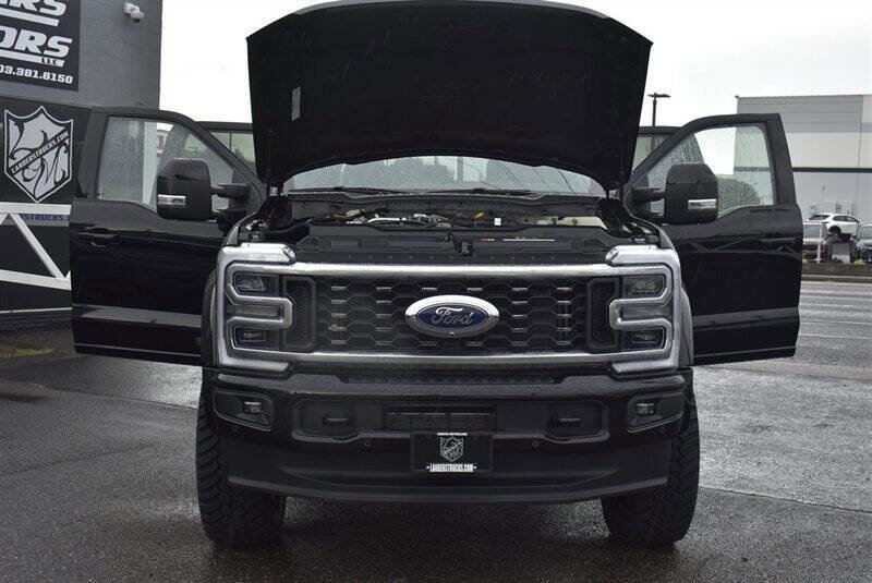 Used 2025 Ford F450 Platinum w/ Camper Package image 39