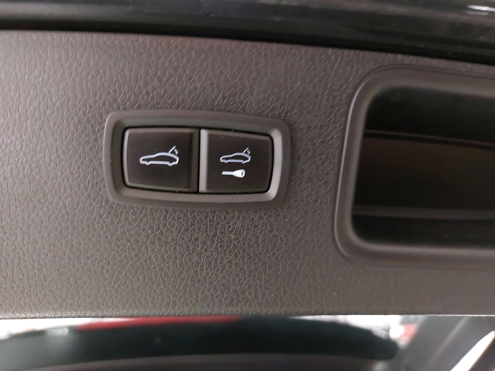 Used 2019 Porsche Macan AWD/4WD image 15